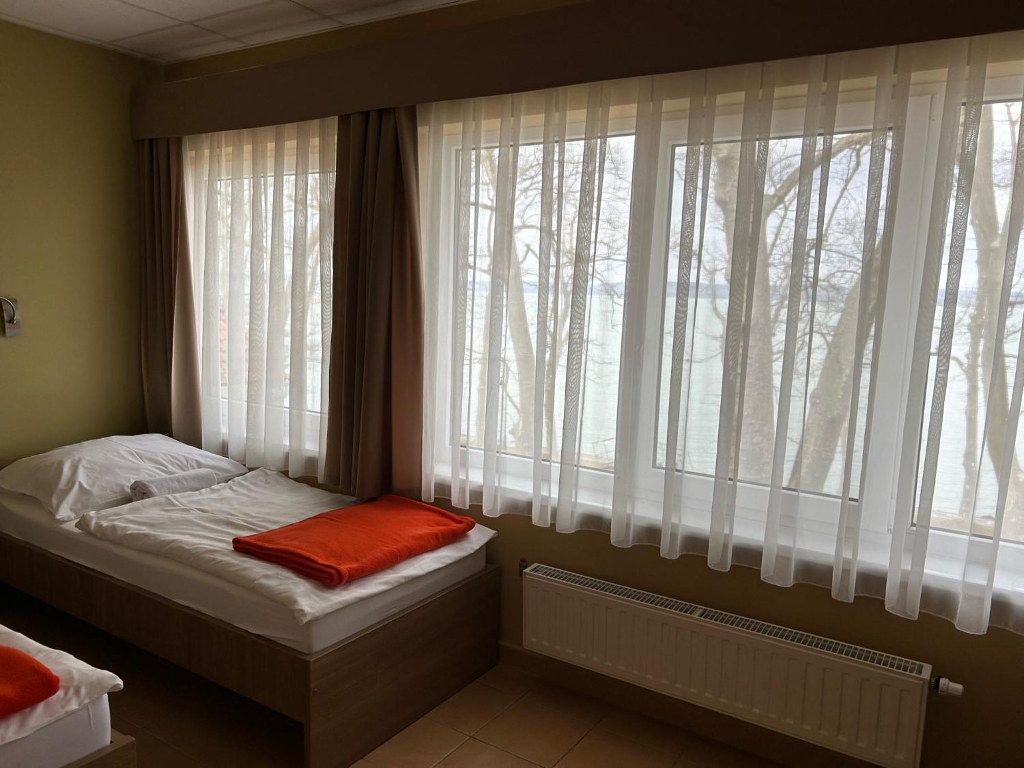 Bf Hotel Balatonfoldvar Exterior foto